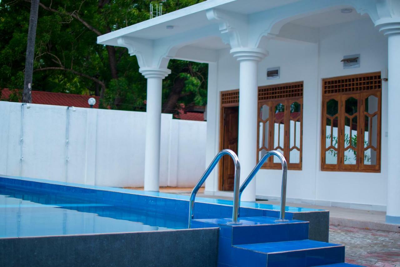 Mrd Beach Hotel Trincomalee Eksteriør bilde