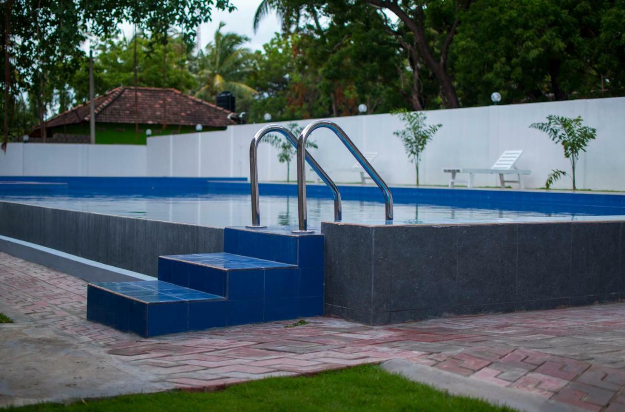 Mrd Beach Hotel Trincomalee Eksteriør bilde