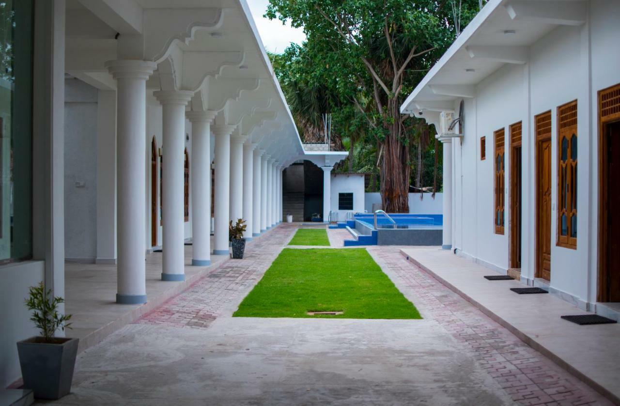 Mrd Beach Hotel Trincomalee Eksteriør bilde