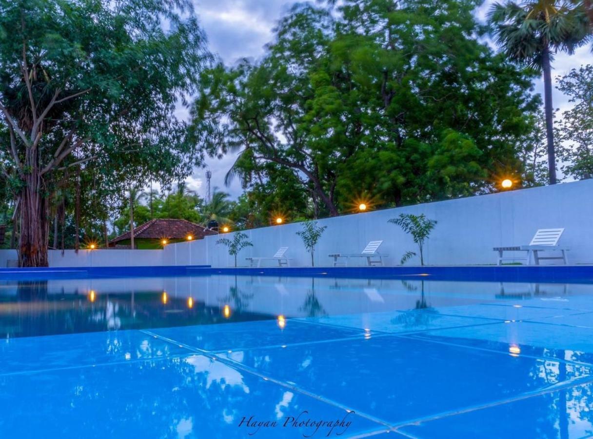 Mrd Beach Hotel Trincomalee Eksteriør bilde