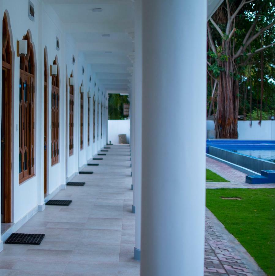 Mrd Beach Hotel Trincomalee Eksteriør bilde