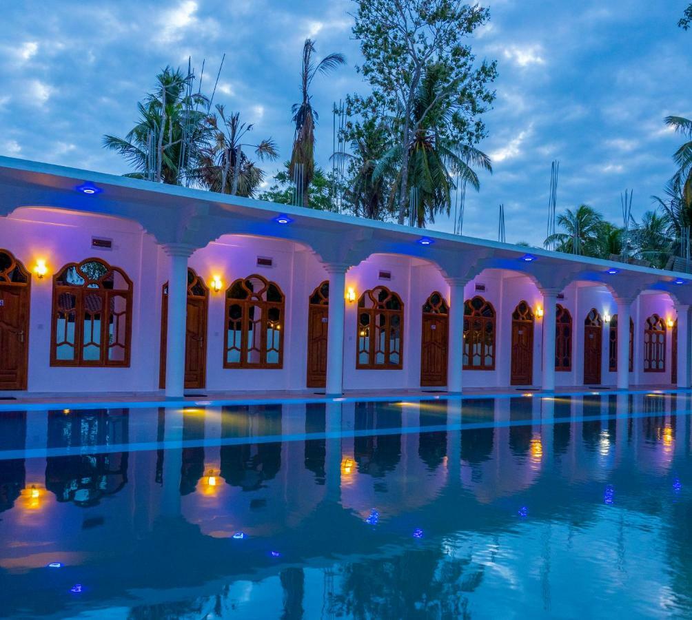 Mrd Beach Hotel Trincomalee Eksteriør bilde