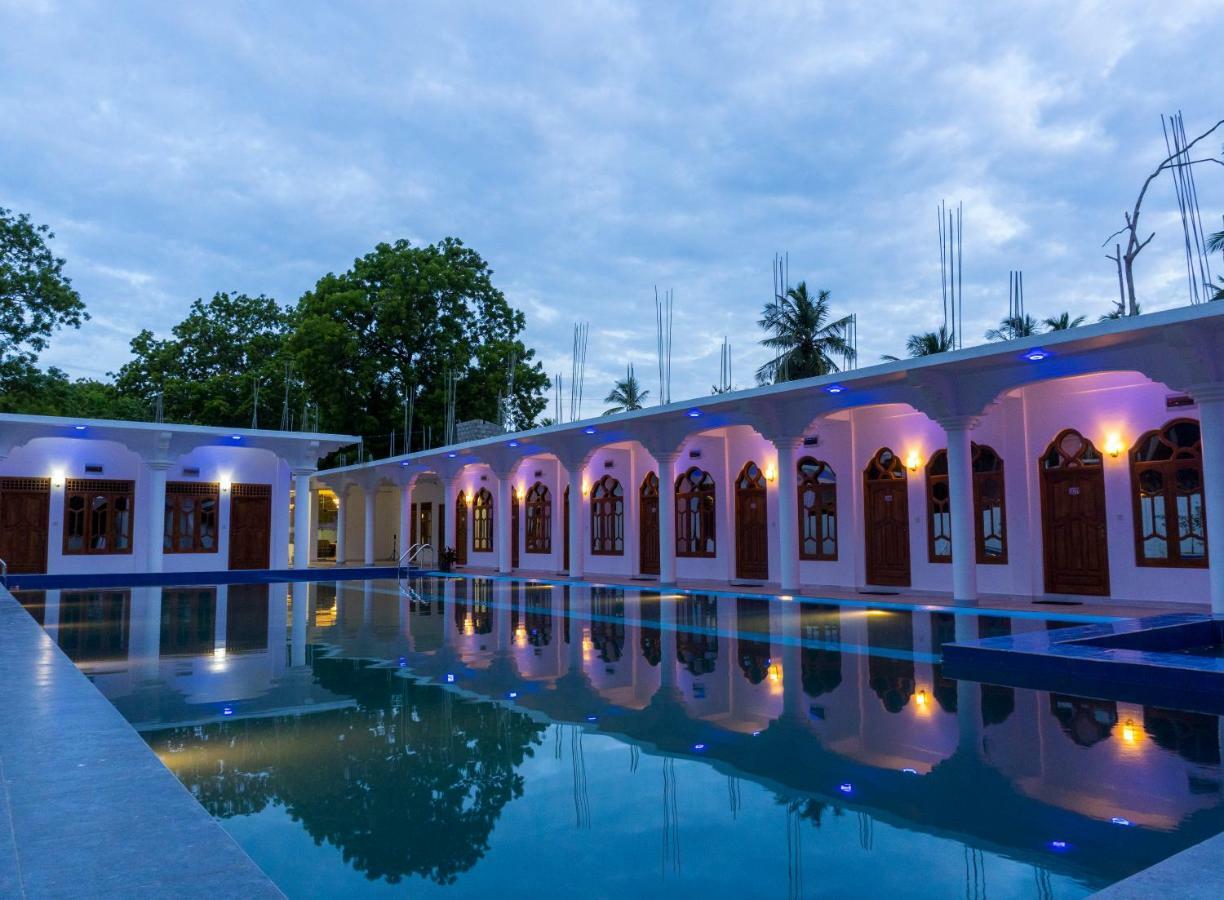 Mrd Beach Hotel Trincomalee Eksteriør bilde